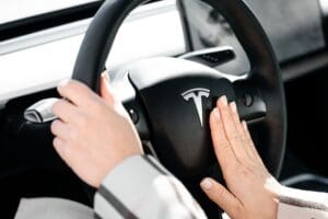 tesla self driving car accidents happen 